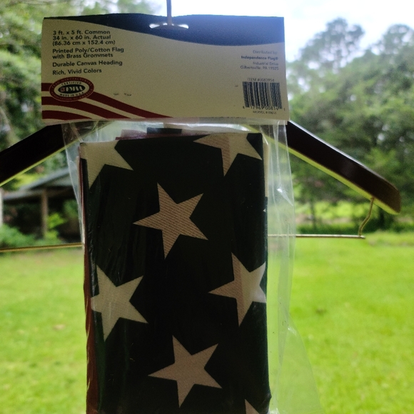 AMERICAN FLAG - Picture 1 of 2